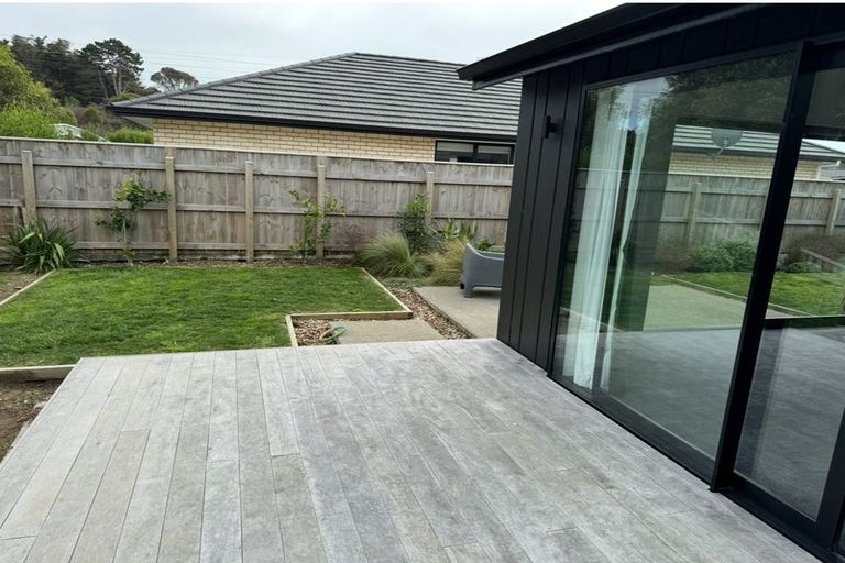 Photo of property in 8 Kaiwaru Place, Waikanae, 5036