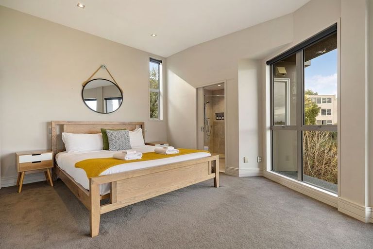 Photo of property in Rahiri Apartments, 8/23 Adelaide Street, Queenstown, 9300