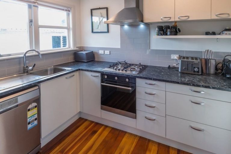 Photo of property in 28a Kelvin Road, Papakura, 2110