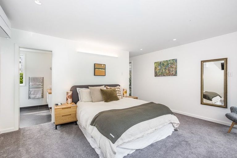 Photo of property in 185 Breaker Bay Road, Breaker Bay, Wellington, 6022