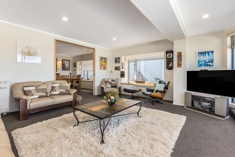 Photo of property in 2/227 The Terrace, Wellington Central, Wellington, 6011