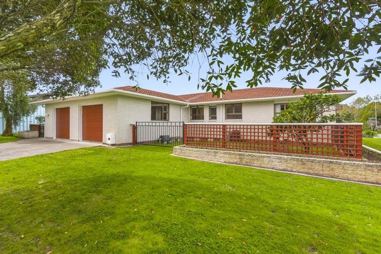 Photo of property in 11 The Avenue, Paraparaumu Beach, Paraparaumu, 5032