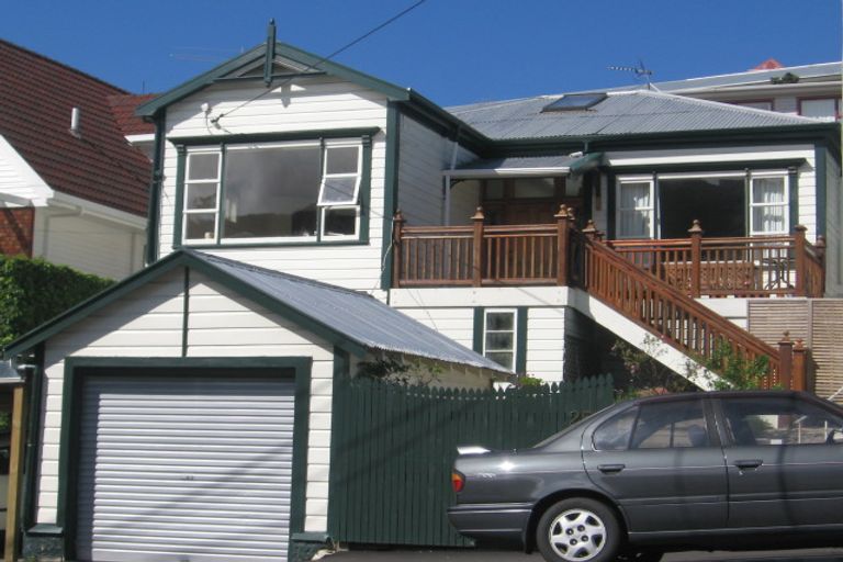 Photo of property in 27 Mckinley Crescent, Brooklyn, Wellington, 6021