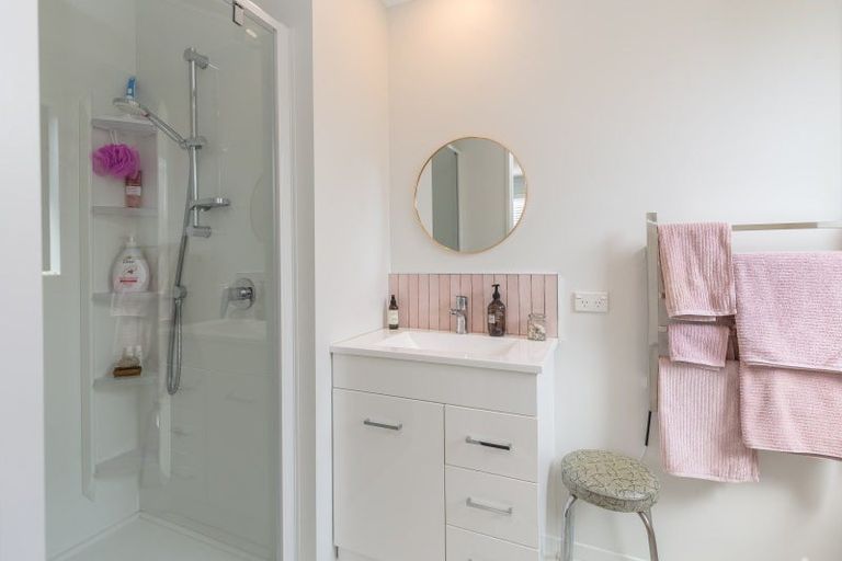 Photo of property in 24 Kempton Street, Greytown, 5712