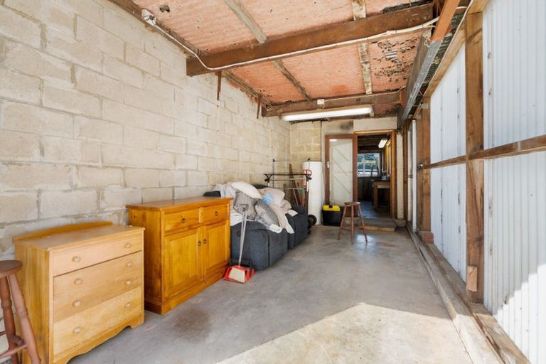 Photo of property in 3 Athol Place, Ravensbourne, Dunedin, 9022