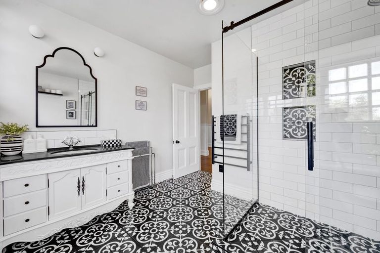 Photo of property in 104 Pitt Road, Hillsborough, New Plymouth, 4372