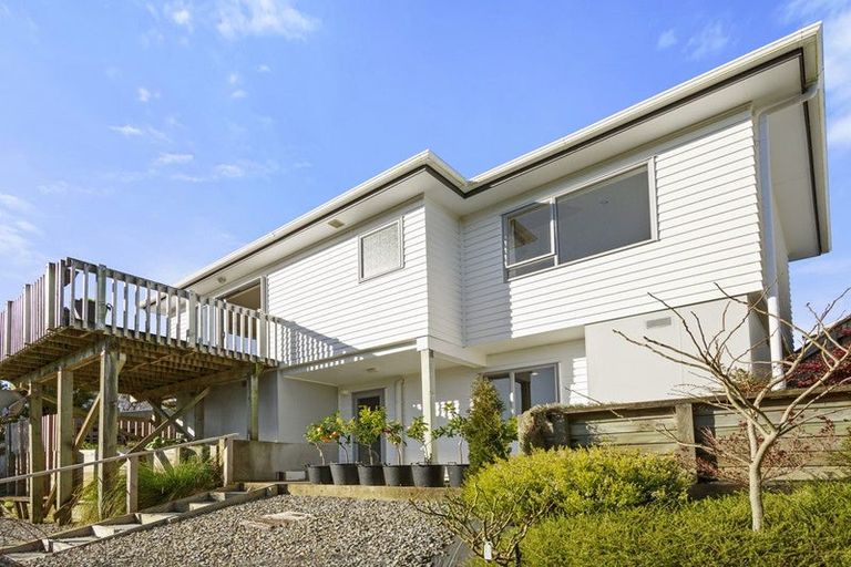 Photo of property in 22a Bartlett Grove, Tawa, Wellington, 5028