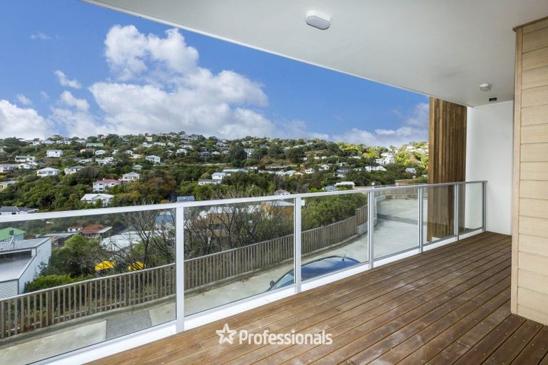 Photo of property in 65u3 Tiketike Way, Brooklyn, Wellington, 6021