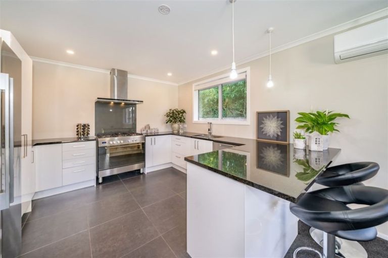 Photo of property in 16 Poulson Grove, Trentham, Upper Hutt, 5018