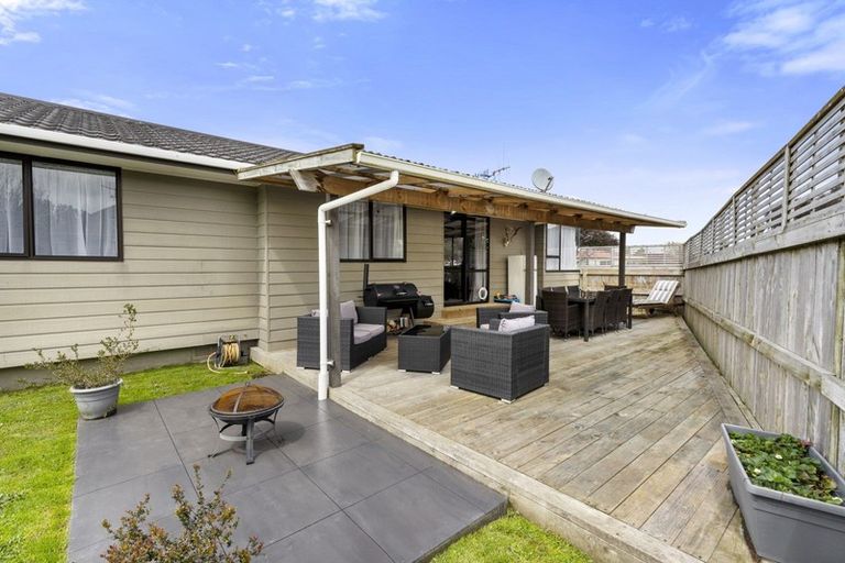 Photo of property in 23 Peppertree Glade, Kelvin Grove, Palmerston North, 4414