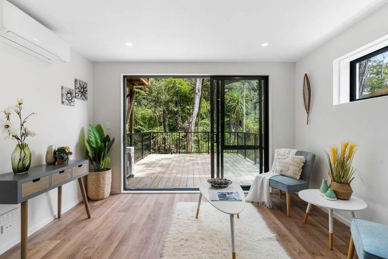 Photo of property in 40 Tokai Place, Glen Eden, 0602