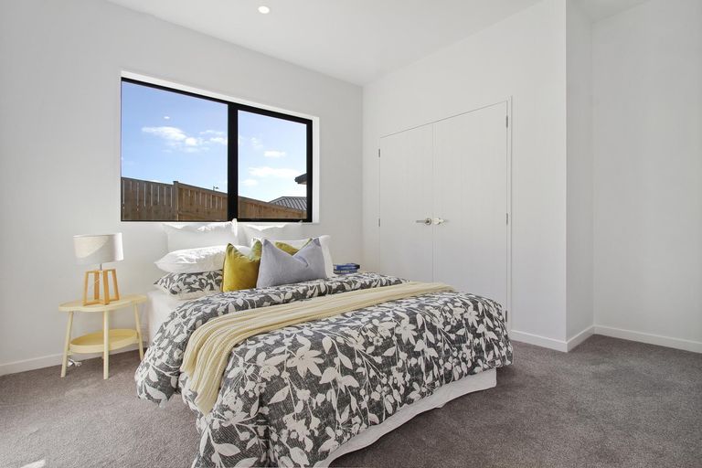 Photo of property in 16 Awa Avenue, Helensville, 0800