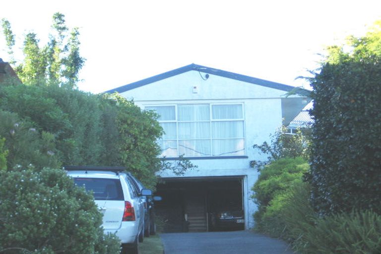 Photo of property in 42 Montgomery Avenue, Rothesay Bay, Auckland, 0630