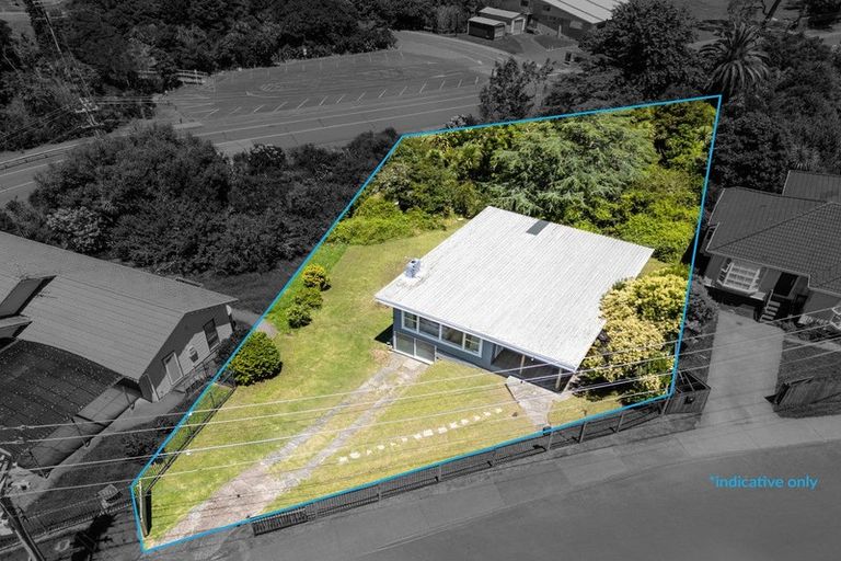 Photo of property in 2 Glengarry Road, Glen Eden, Auckland, 0602