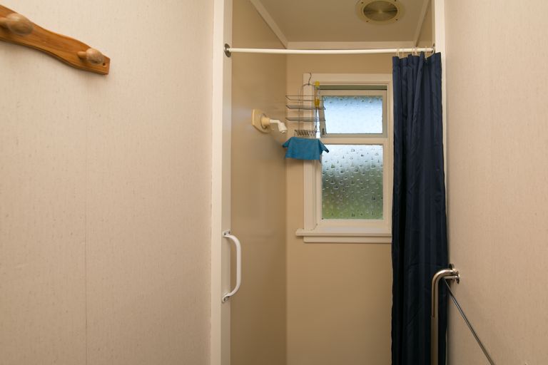 Photo of property in 15 Ostend Place, Avonhead, Christchurch, 8042