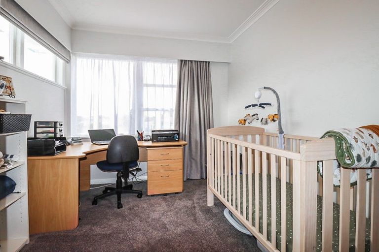 Photo of property in 43 Guy Street, Dannevirke, 4930