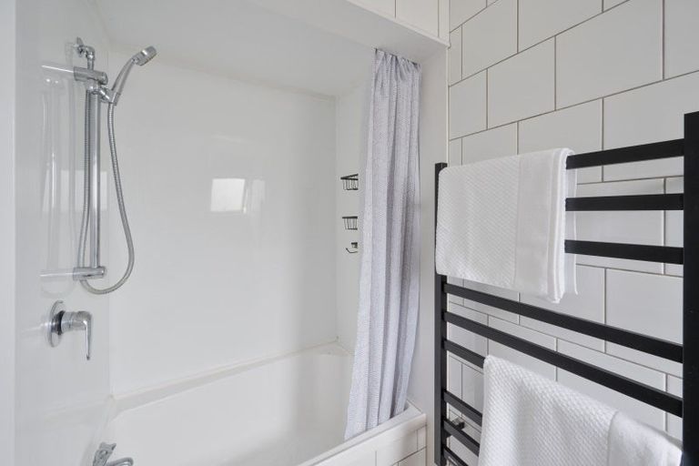 Photo of property in 69 Lipscombe Crescent, Havelock North, 4130