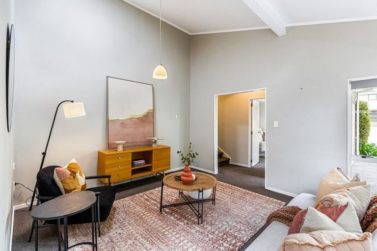 Photo of property in 3 Meynell Court, Glen Eden, Auckland, 0602