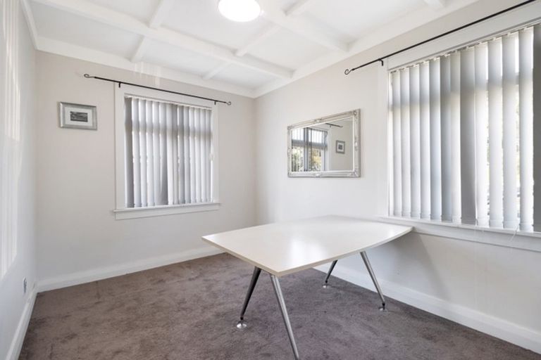 Photo of property in 3208a Great North Road, New Lynn, Auckland, 0600