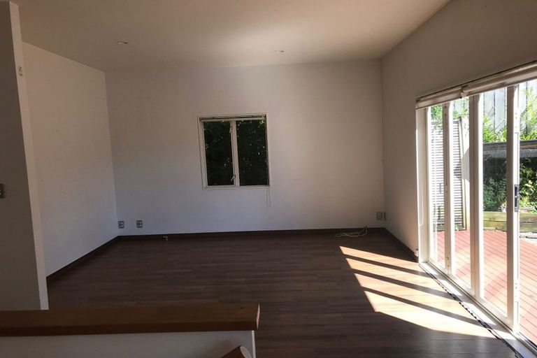 Photo of property in 2/879 East Coast Road, Northcross, Auckland, 0632