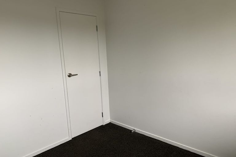 Photo of property in 1/11 Ballater Place, Highland Park, Auckland, 2010