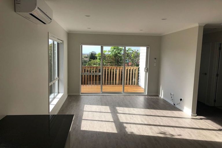 Photo of property in 28 Pooley Street, Pakuranga Heights, Auckland, 2010