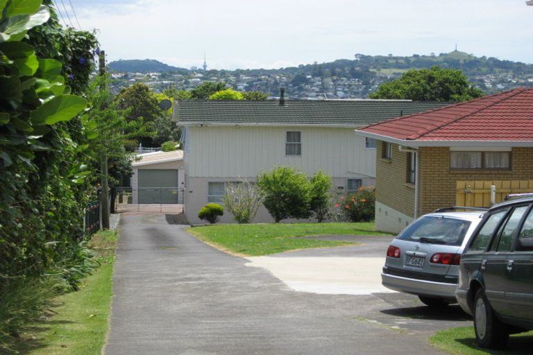 Photo of property in 2/11 Waterfront Road, Mangere Bridge, Auckland, 2022