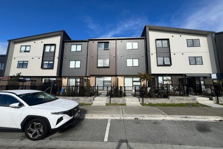 Photo of property in 35 Jabuka Street, Glen Eden, Auckland, 0602