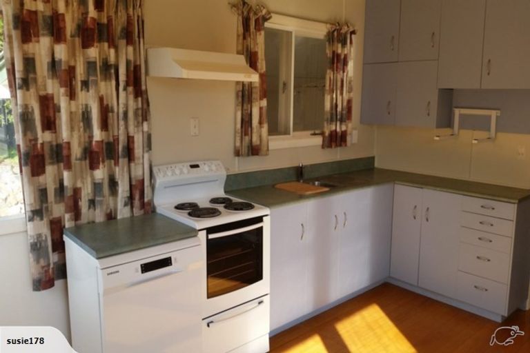 Photo of property in 28 Carlton Street, Bellevue, Tauranga, 3110