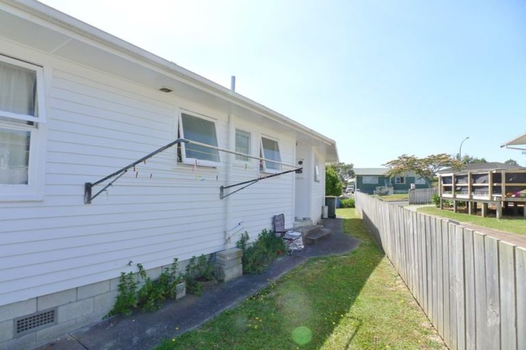Photo of property in 5 Sunvue Road, Glen Eden, Auckland, 0602