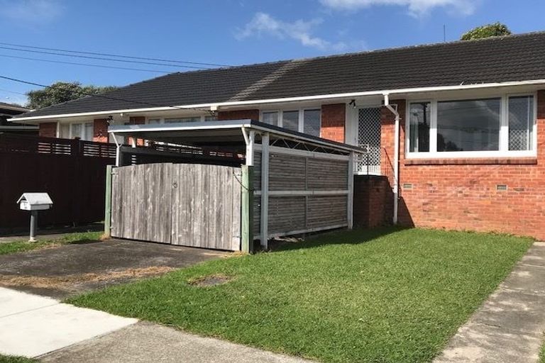 Photo of property in 4a/2 Corrella Road, Belmont, Auckland, 0622