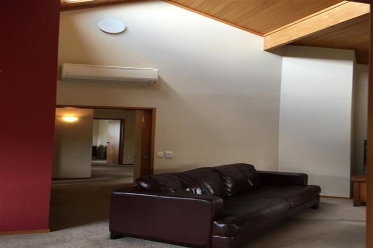 Photo of property in 6 Septimus Place, Henderson, Auckland, 0612