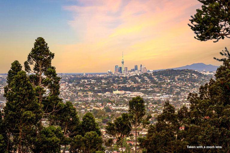 Photo of property in 20 Rangiwai Road, Titirangi, Auckland, 0604