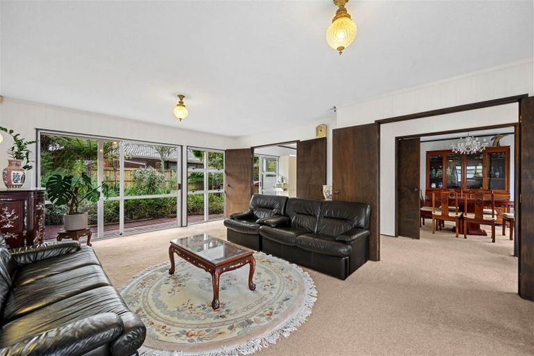 Photo of property in 19 Blundell Place, Chatswood, Auckland, 0626