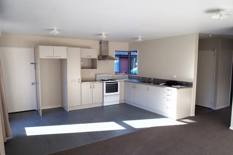 Photo of property in 18d Defoe Place, Waltham, Christchurch, 8023