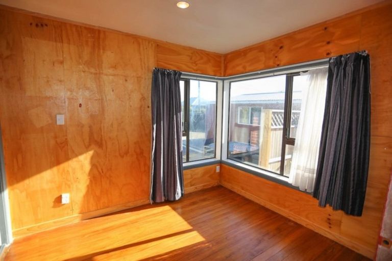 Photo of property in 15 Bournemouth Crescent, Aranui, Christchurch, 8061
