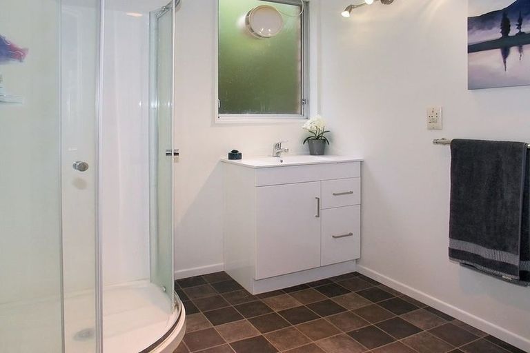 Photo of property in 52 Mark Avenue, Paparangi, Wellington, 6037