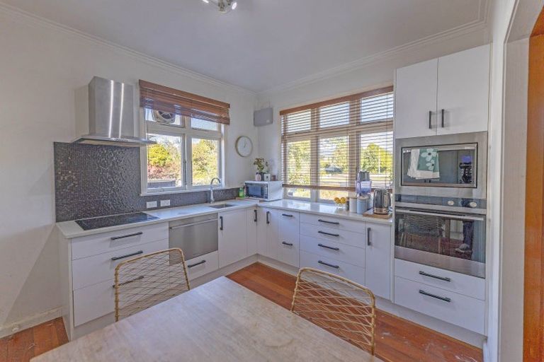 Photo of property in 95 Churchill Avenue, Hokowhitu, Palmerston North, 4410