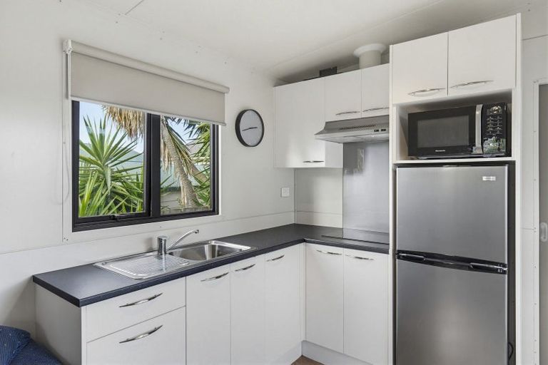 Photo of property in 10 Arataki Grove, Waitarere Beach, Levin, 5510
