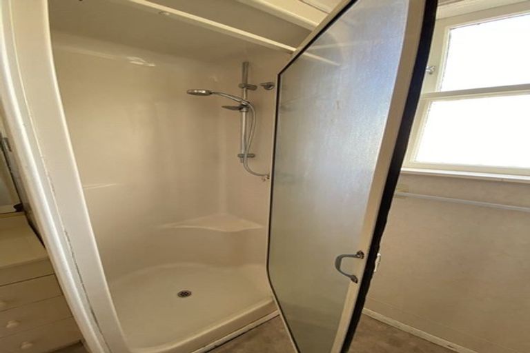 Photo of property in 158f1 Newlands Road, Newlands, Wellington, 6037