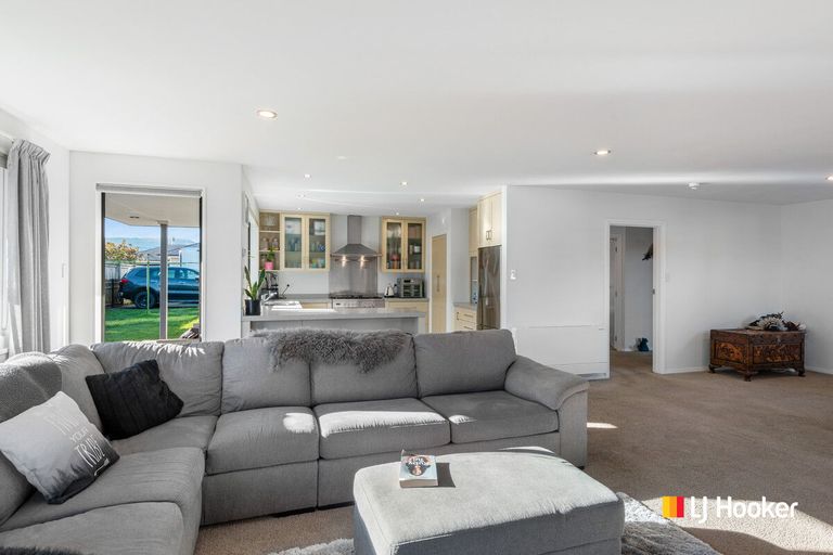Photo of property in 1 White Hart Lane, Mosgiel, 9024