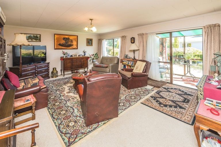 Photo of property in 16 Oaklea Avenue, Marton, 4710