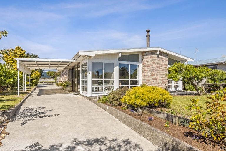 Photo of property in 11 Teoti Street, Paraparaumu Beach, Paraparaumu, 5032