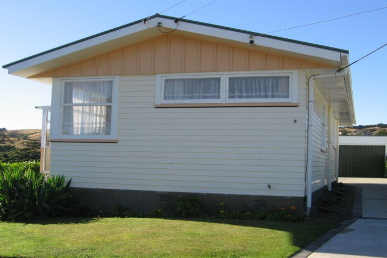 Photo of property in 8 Pauline Way, Paparangi, Wellington, 6037