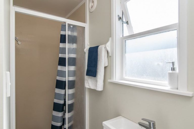 Photo of property in 4 Martin Street, Waikanae, 5036