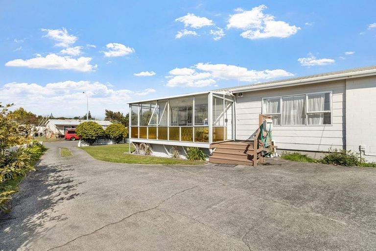Photo of property in 2/6 Wicklow Place, Bell Block, New Plymouth, 4312