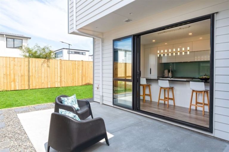 Photo of property in 5 Greenfinch Road, Hobsonville, Auckland, 0616