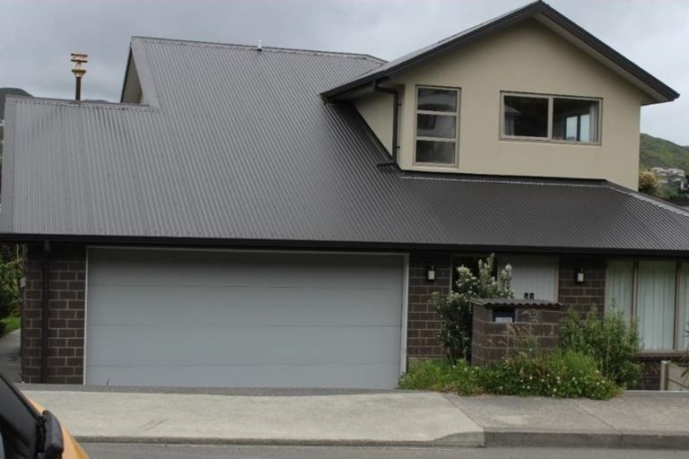 Photo of property in 24 Cresswell Place, Johnsonville, Wellington, 6037