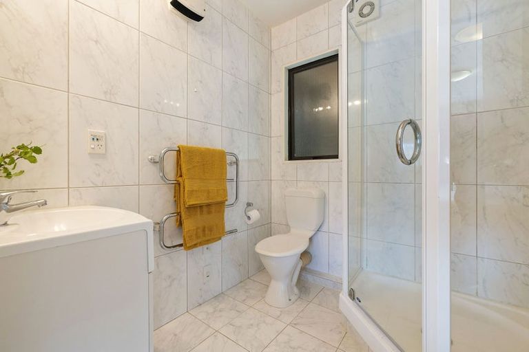 Photo of property in 37 Larch Hill Place, Queenstown, 9300