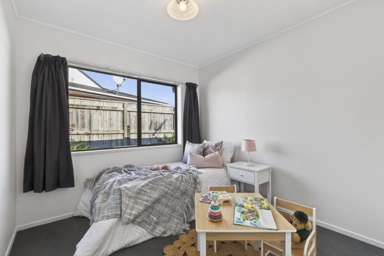 Photo of property in 60 Heta Road, Highlands Park, New Plymouth, 4312